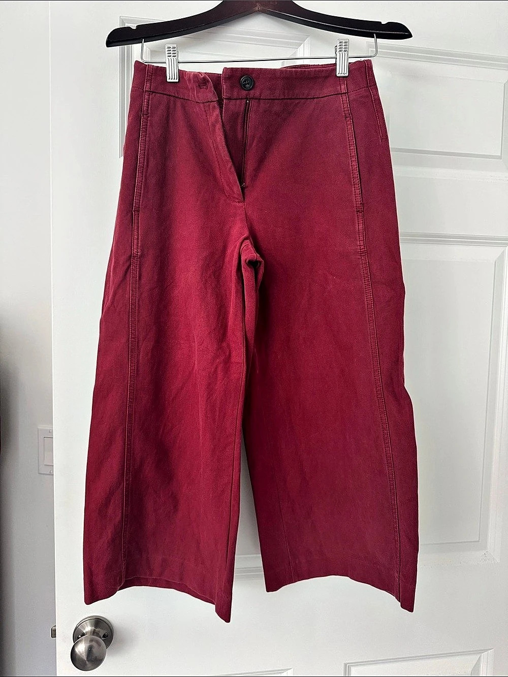 Ann Taylor Wide Leg Cropped Pants in Red Size 4P Like New